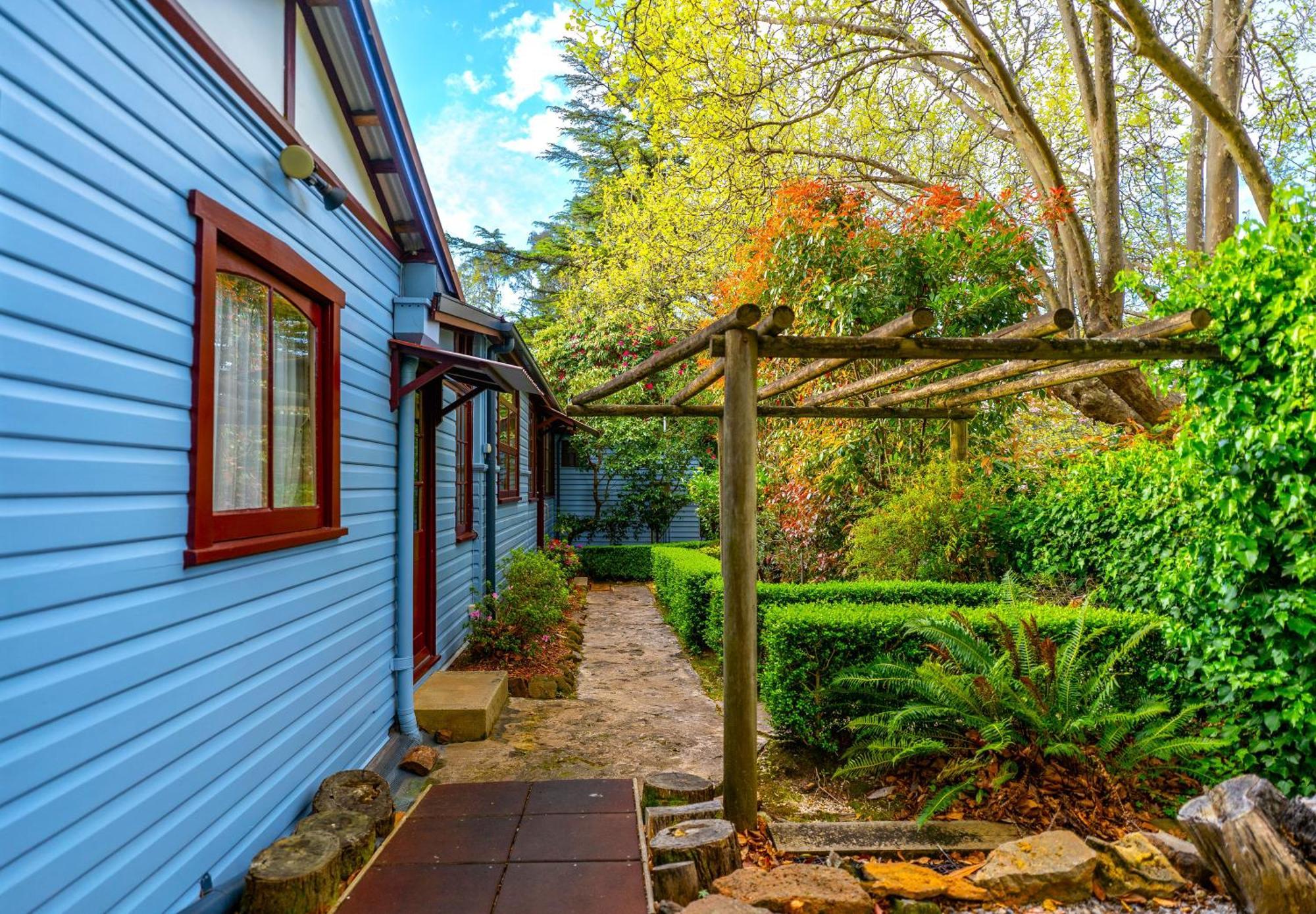 Kubba Roonga Guesthouse - Boutique Luxury Spa Retreat & Gardens - Blue Mountains Blackheath Exterior photo